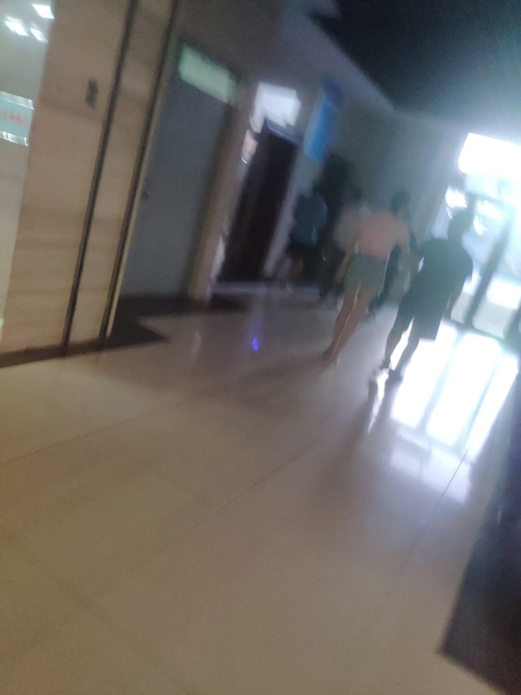 Sneak shot #93919250