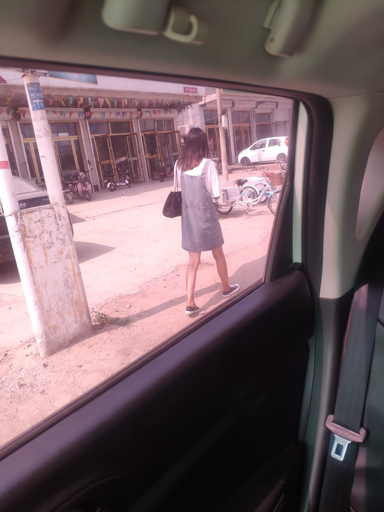 Sneak shot #93919274