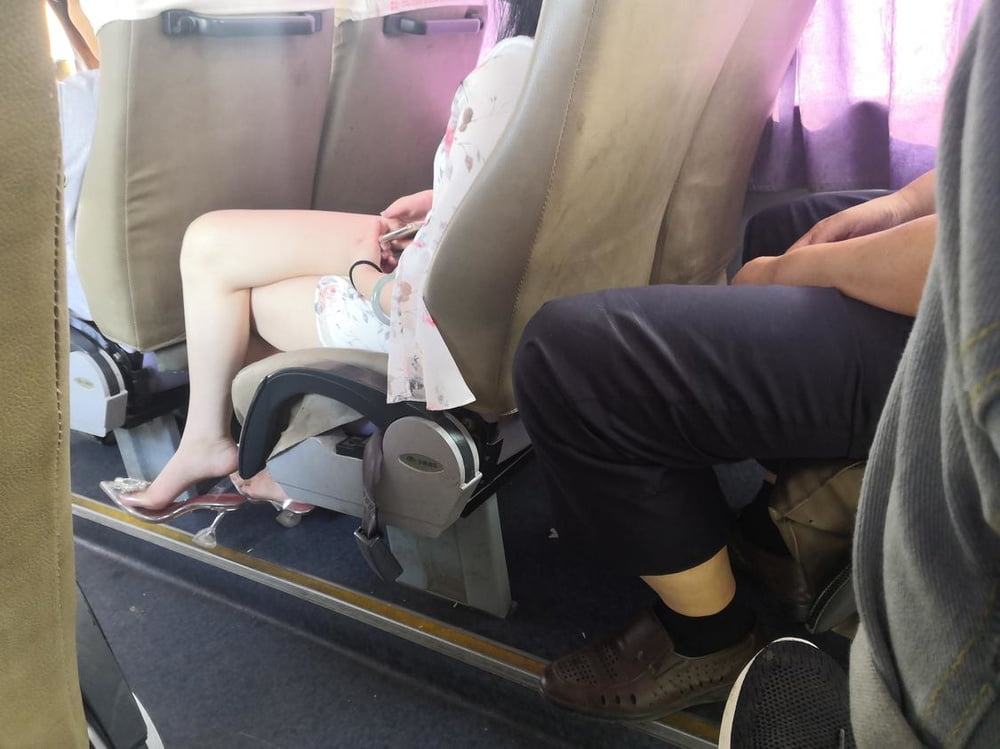 Sneak shot #93919295