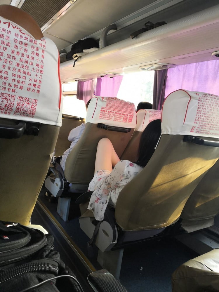 Sneak shot #93919304