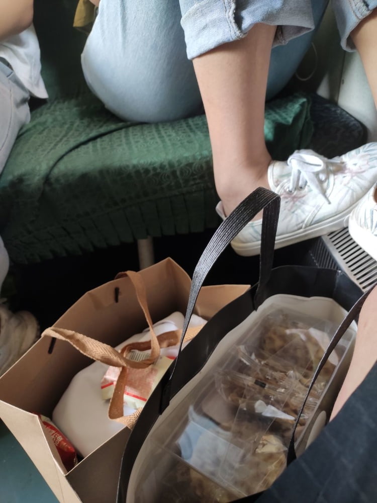 Sneak shot #93919307