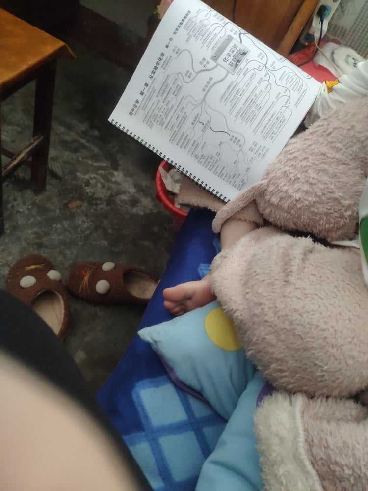 Sneak shot #93919316