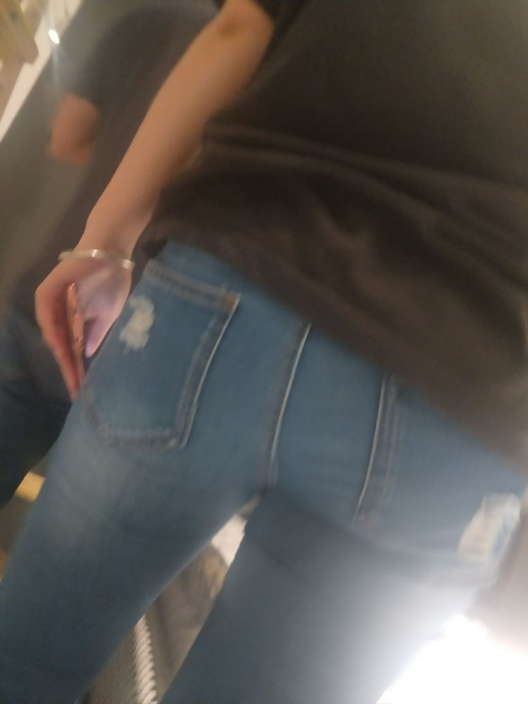 Sneak shot #93919319