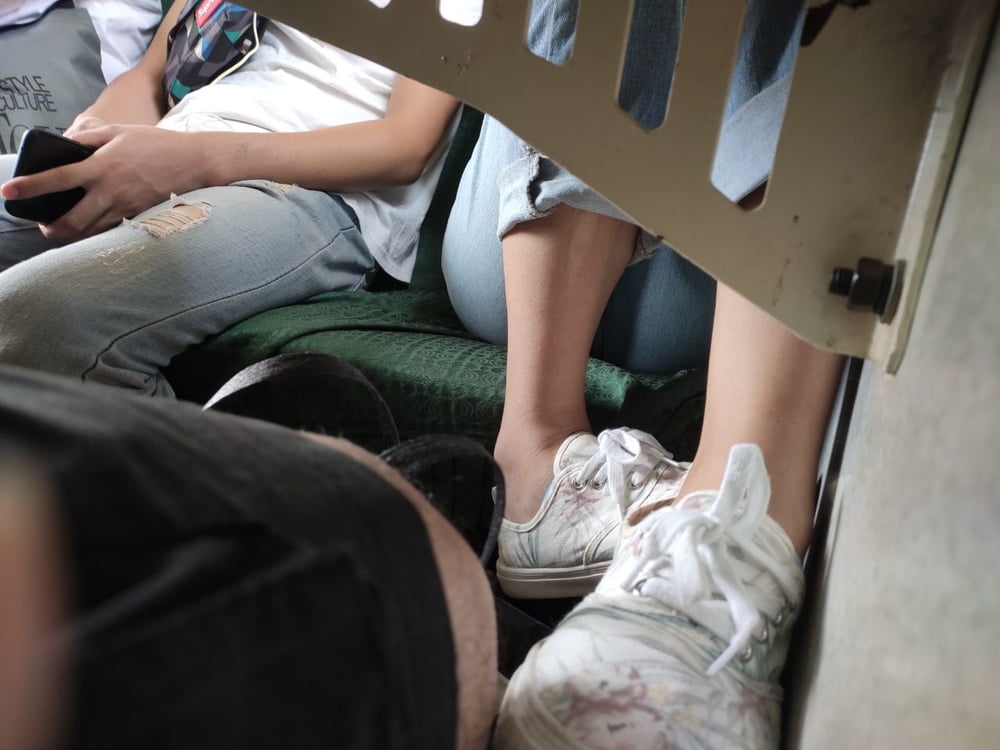 Sneak shot #93919321