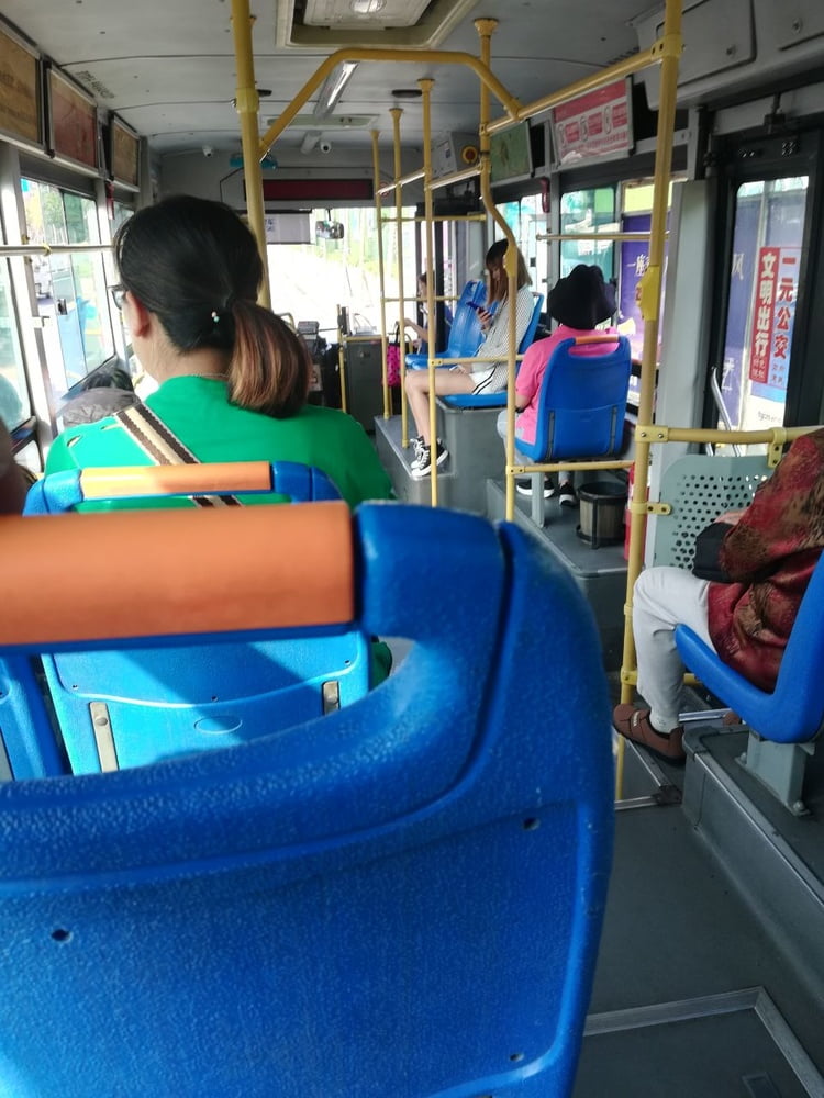 Sneak shot #93919330