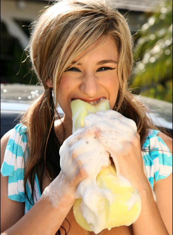 September Carrino nackt #107805628