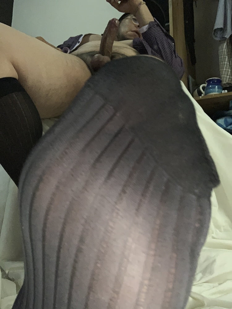 薄手の靴下で寝る
 #91230666