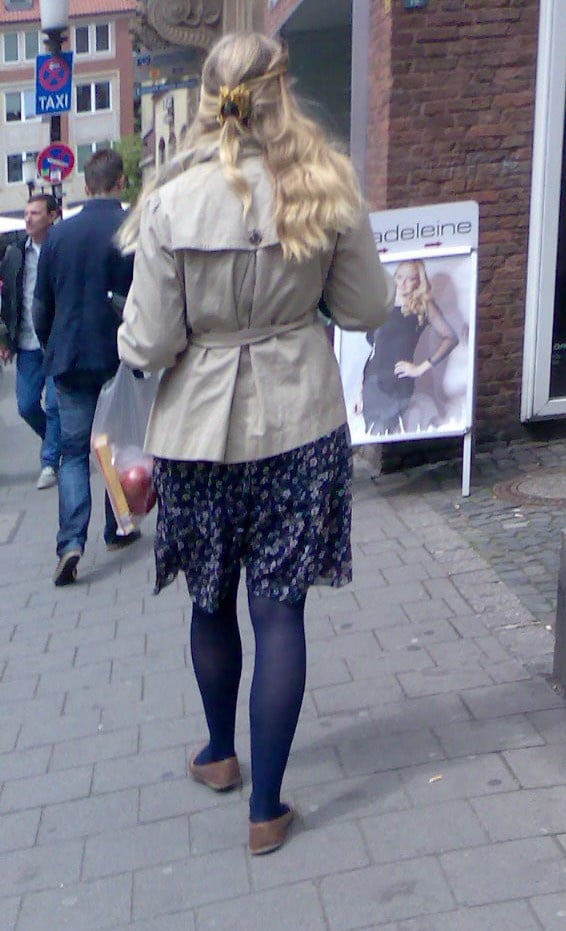 Street Pantyhose - Unaware Cunny on the Street #103638028