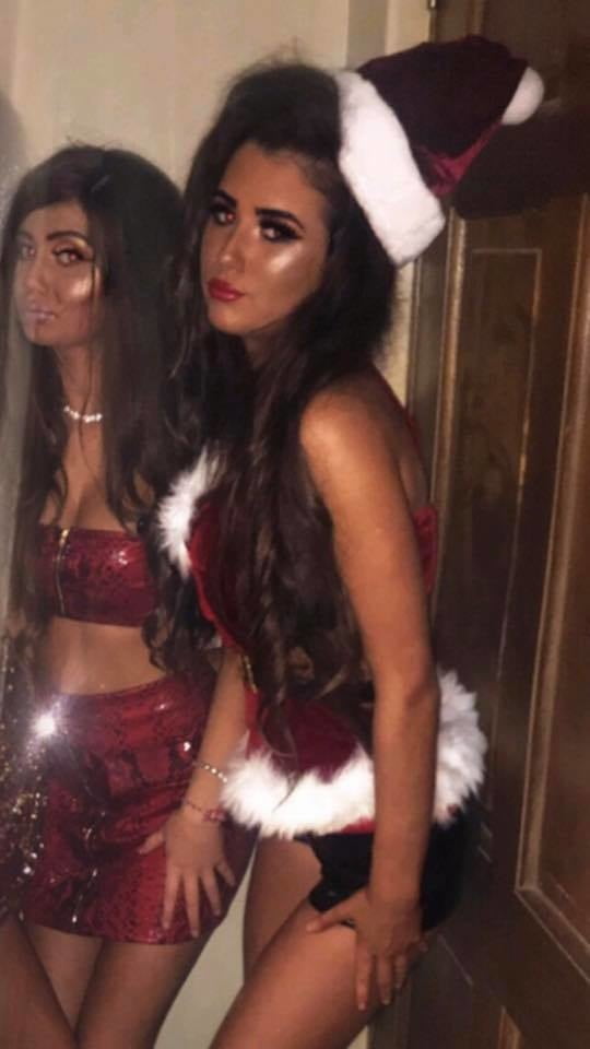 Putas en traje de fantasía 297
 #105015550