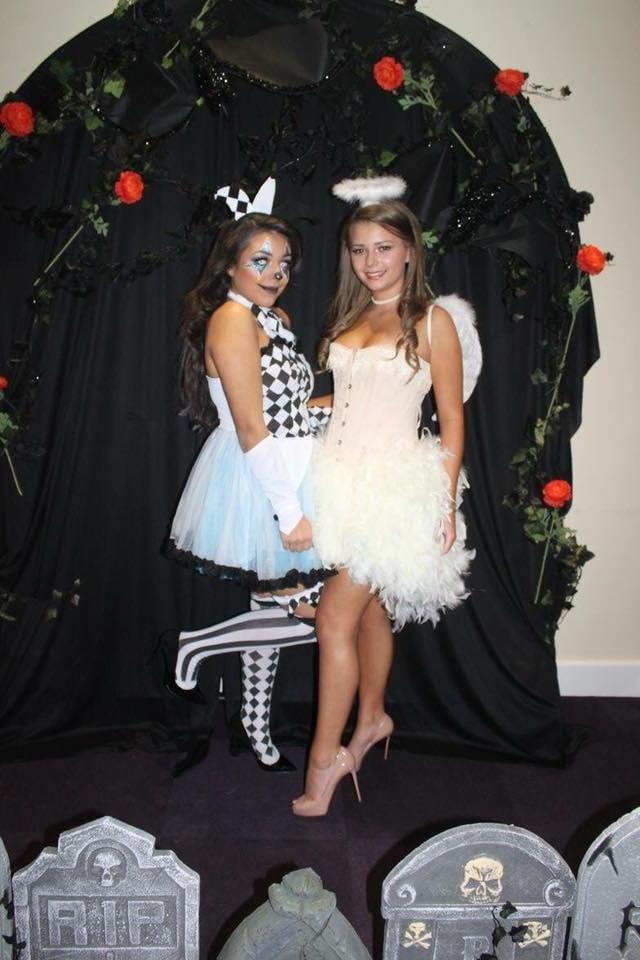 Putas en traje de fantasía 297
 #105015561