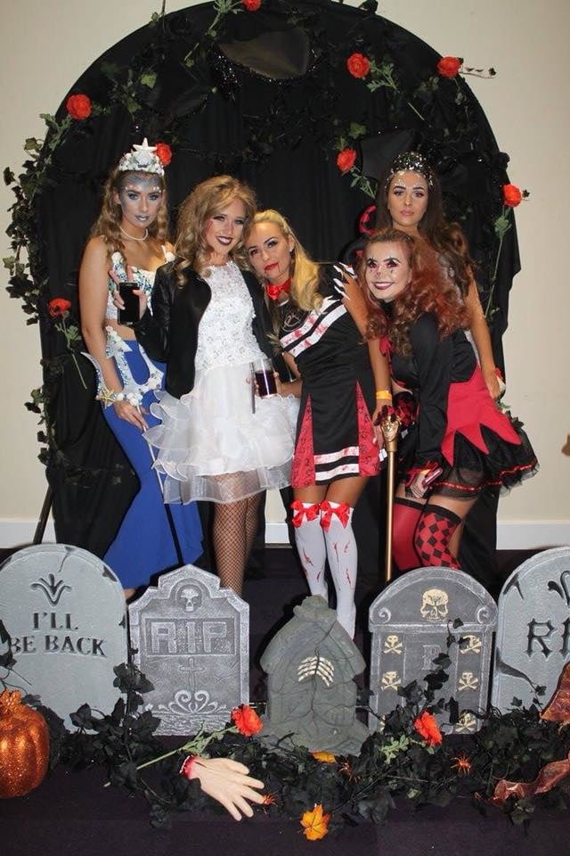 Putas en traje de fantasía 297
 #105015577