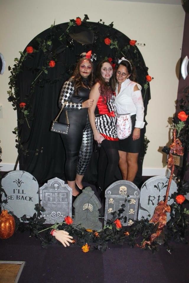 Putas en traje de fantasía 297
 #105015586