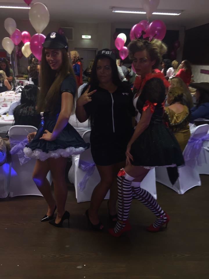 Putas en traje de fantasía 297
 #105015596