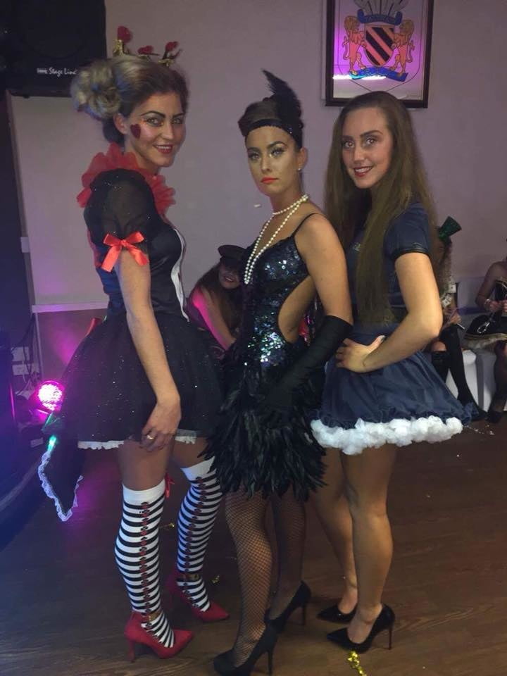 Putas en traje de fantasía 297
 #105015599