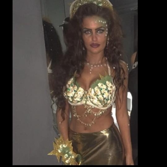 Putas en traje de fantasía 297
 #105015610