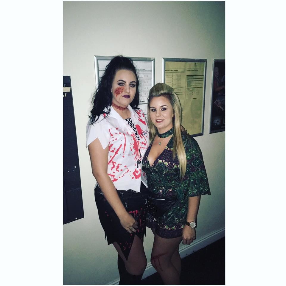 Putas en traje de fantasía 297
 #105015611