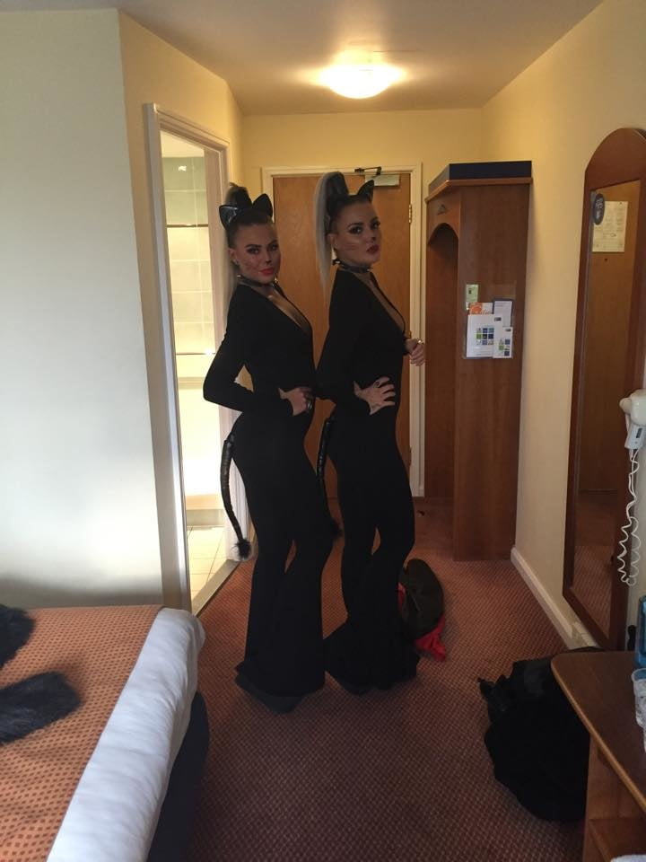 Putas en traje de fantasía 297
 #105015614