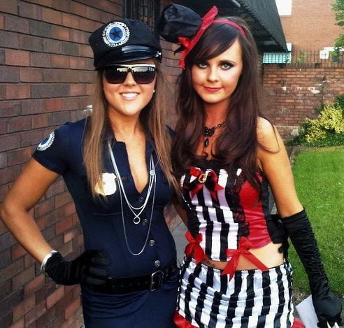 Putas en traje de fantasía 297
 #105015628