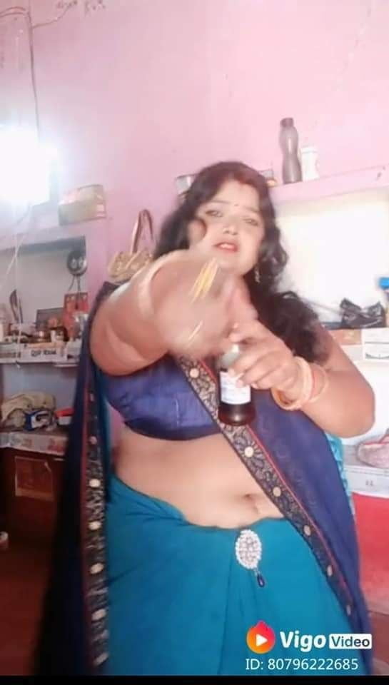 Desi nri bhabhi figa succosa & indiana aunty panty tette mostra
 #81780403