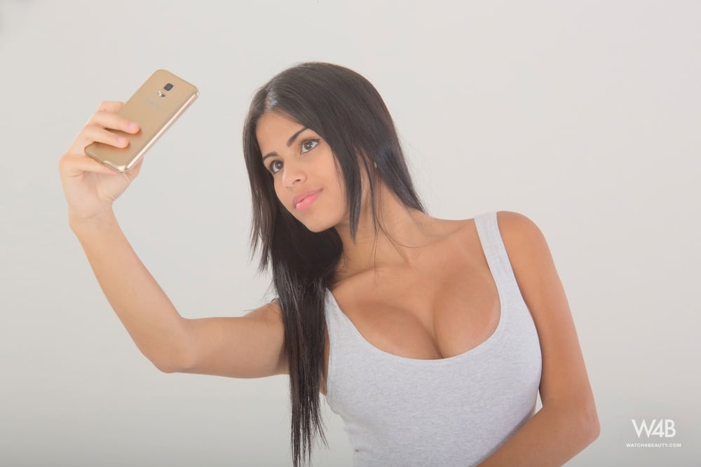 Denisse gomez
 #106152319