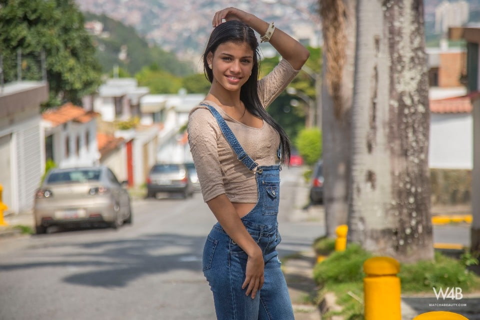 Denisse gomez
 #106152536