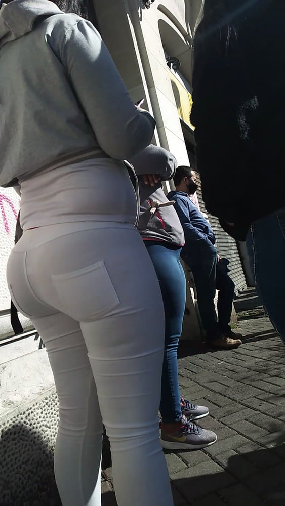 Caccia al grande culo venezuelano jeans candido
 #82017741
