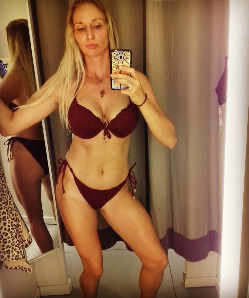 Ragazza serba bionda puttana grandi tette naturali ivana mladenovic
 #104512865