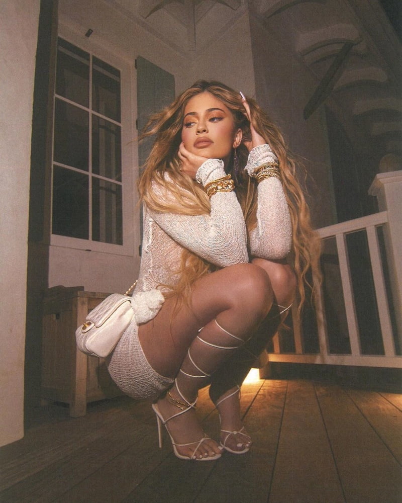 Celebhub 5
 #104259962