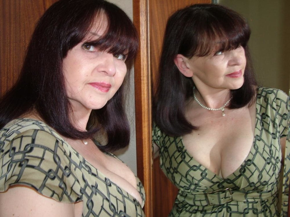 Mi mujer 10
 #106446403