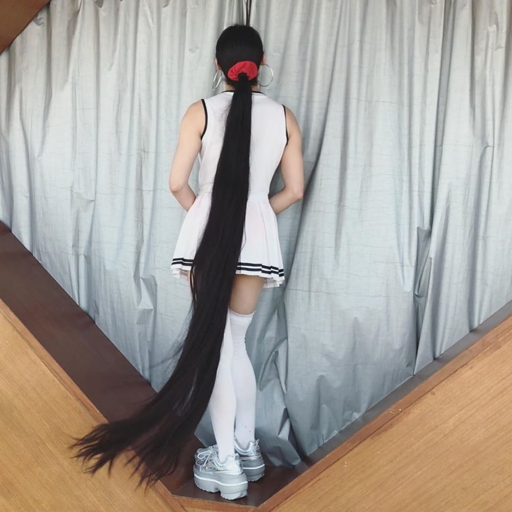 Asiatique cheveux très longs fille
 #95593203