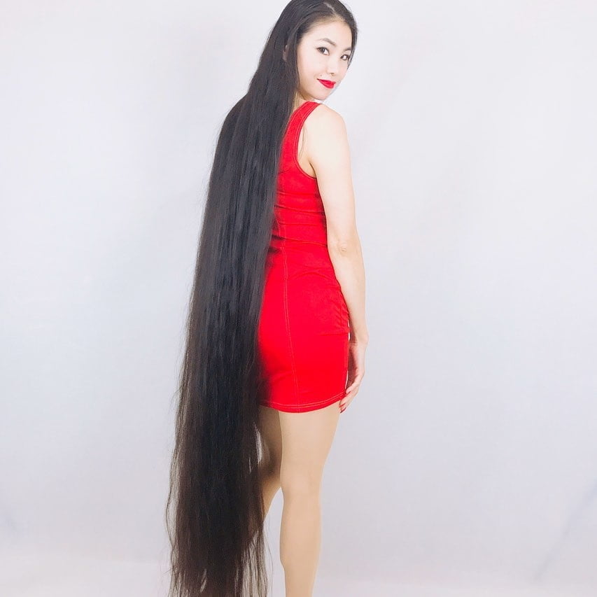 Asiatique cheveux très longs fille
 #95593260