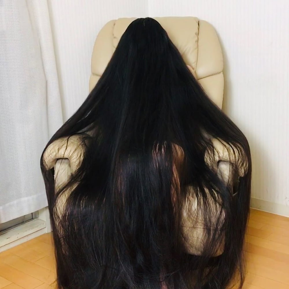 Asiatique cheveux très longs fille
 #95593803