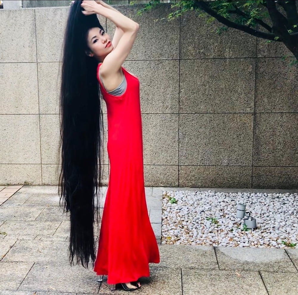 Asiatique cheveux très longs fille
 #95593862