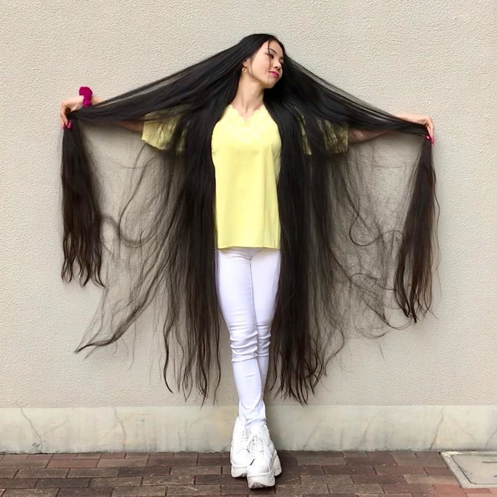 Asiatique cheveux très longs fille
 #95593885