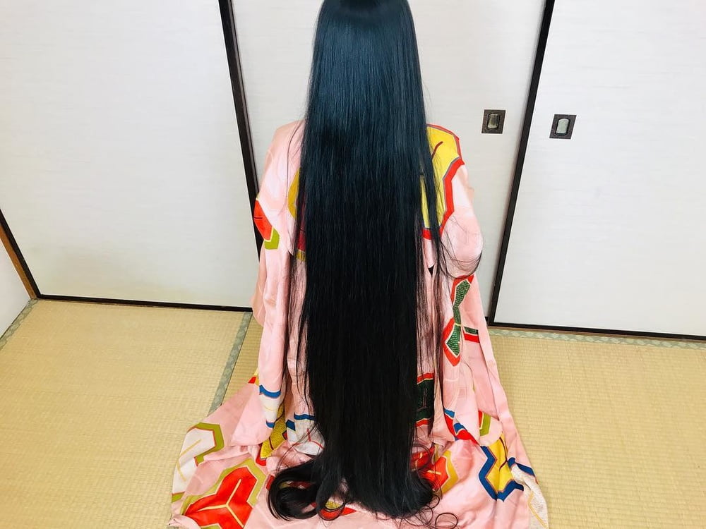 Asiatique cheveux très longs fille
 #95593971