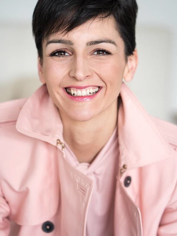 Varios modelos de best-ager impresionantemente sexy
 #104185876