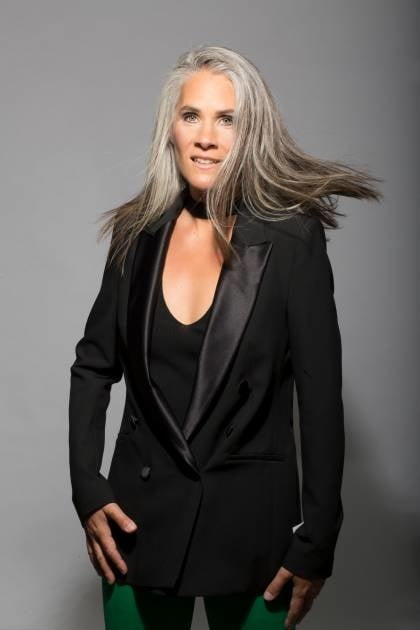 Varios modelos de best-ager impresionantemente sexy
 #104185891