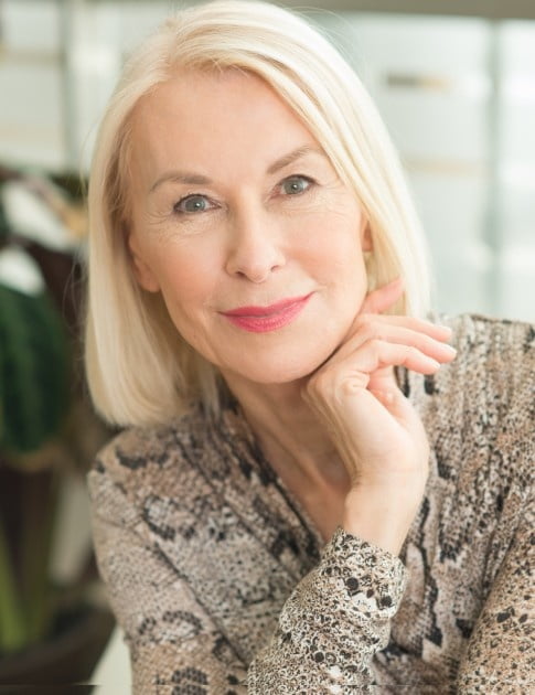 Varios modelos de best-ager impresionantemente sexy
 #104186007