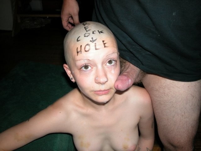 Unterwürfige Frauen
 #90102766