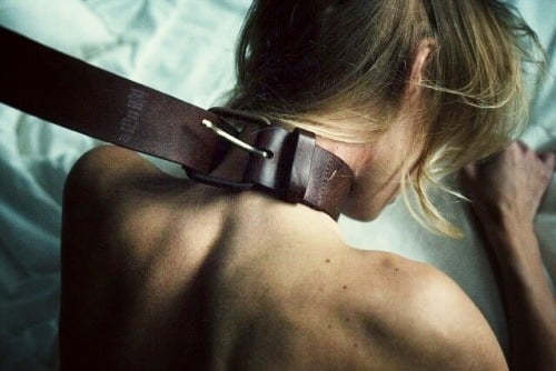 Unterwürfige Frauen
 #90102775