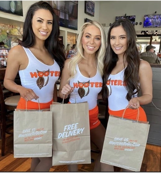 Hooters fighe
 #91218929