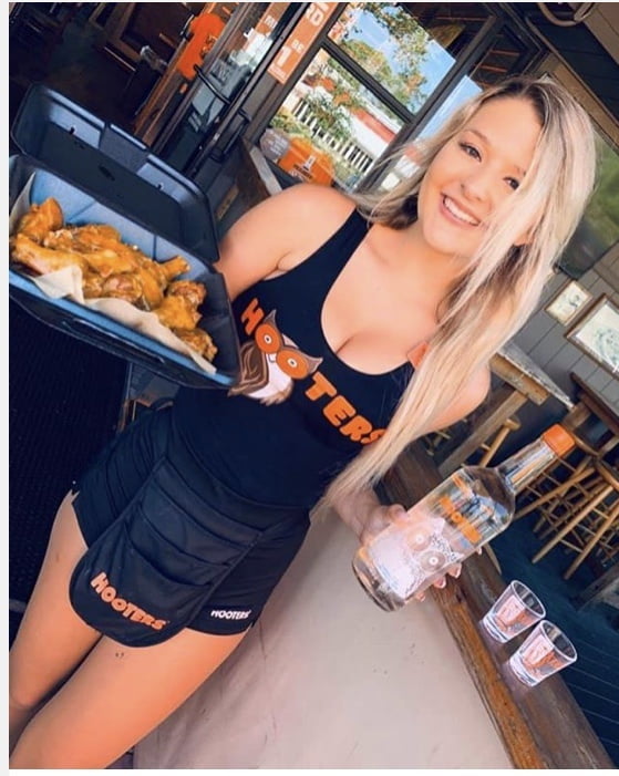 Hooters fighe
 #91218935