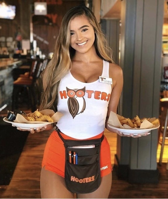 Hooters fighe
 #91218959