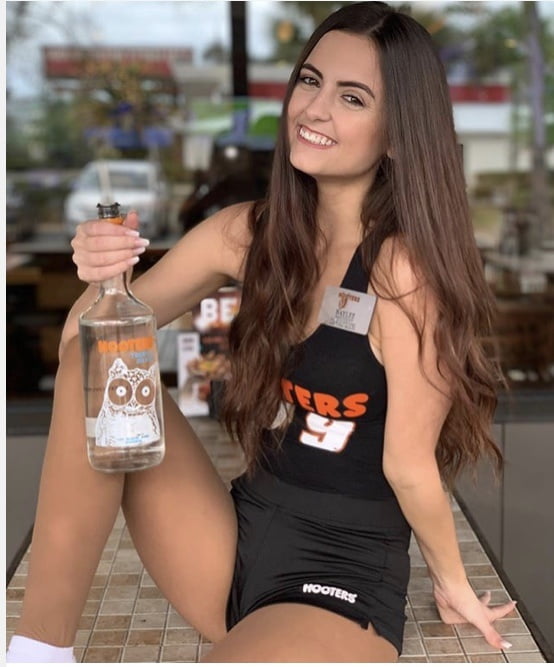 Hooters fighe
 #91218968