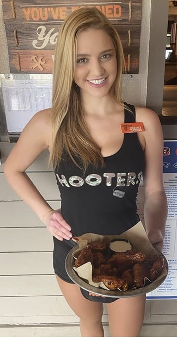 Hooters fighe
 #91218990