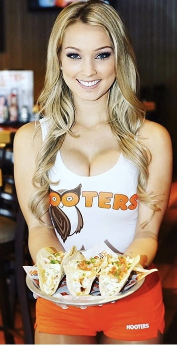 Hooters fighe
 #91219004