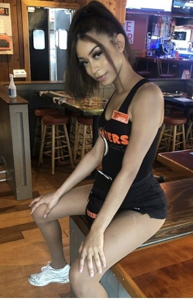 Hooters fighe
 #91219022