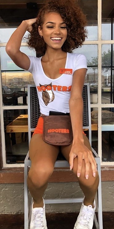 Hooters fighe
 #91219028
