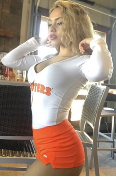Hooters fighe
 #91219040