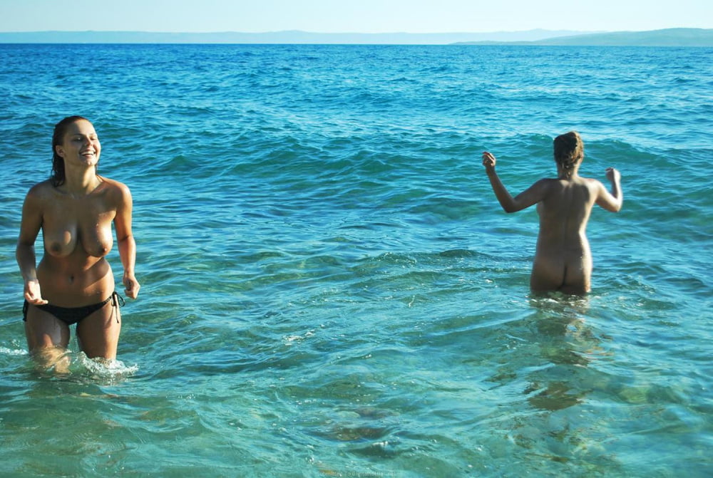 Novias en el mar
 #93752916